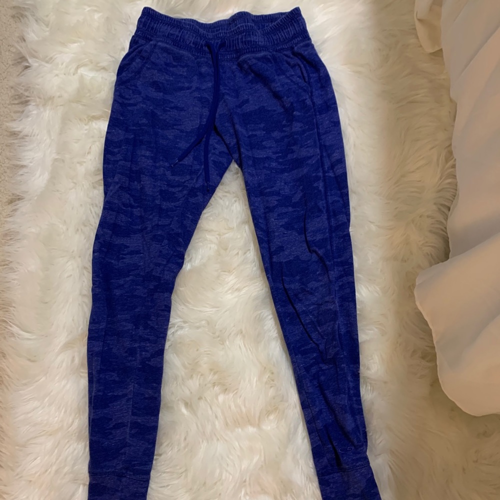 Camo Joggers!!